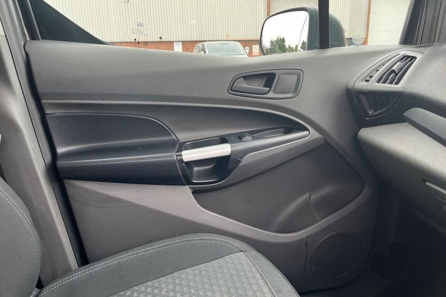 Ford TRANSIT CONNECT Photo autoimg-8a2a7c6571fda07cfc1d2912e5b930eb4a42af6a.jpg
