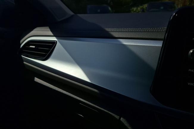 Volkswagen T-Roc Photo 24