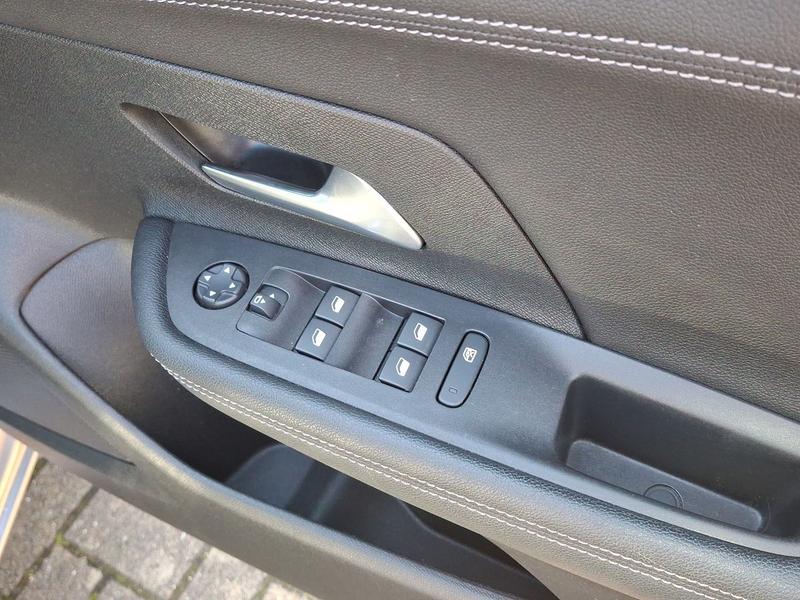 Used Vauxhall Mokka VE22OPA 42