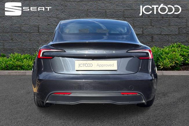 TESLA Model 3 Photo 7