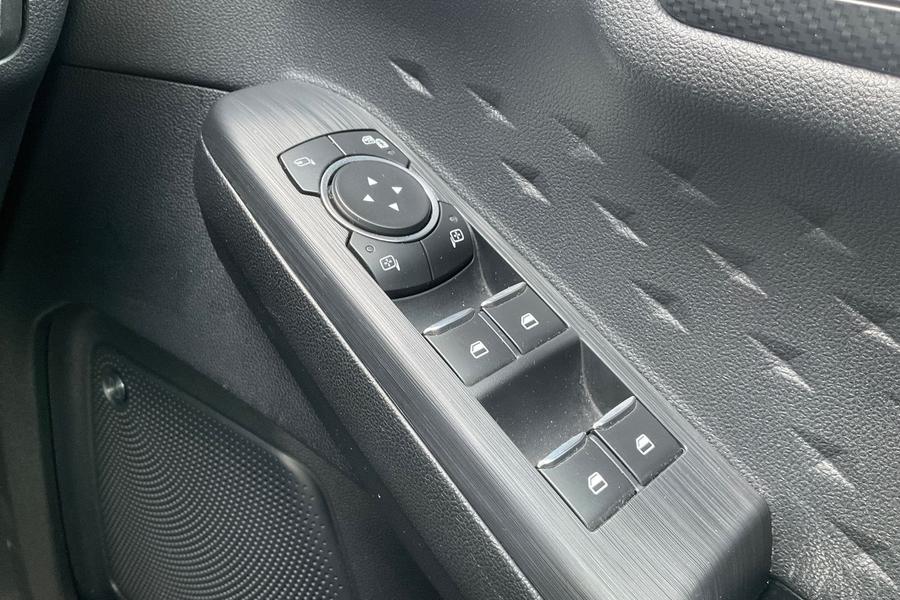 Ford KUGA Photo autoimg-8a2f64af99509c6623459ed3a47de4294e18ad27.jpg