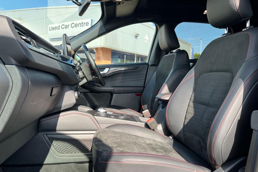 Ford KUGA Photo autoimg-8a358677d1b88e964928e681f6a102c37d9361f7.jpg