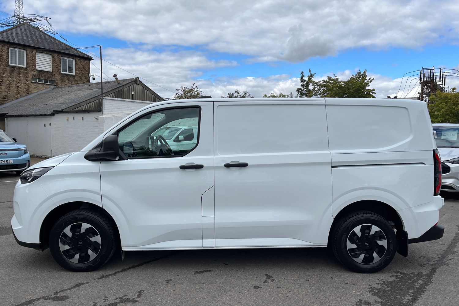 Ford E-TRANSIT CUSTOM Photo 31