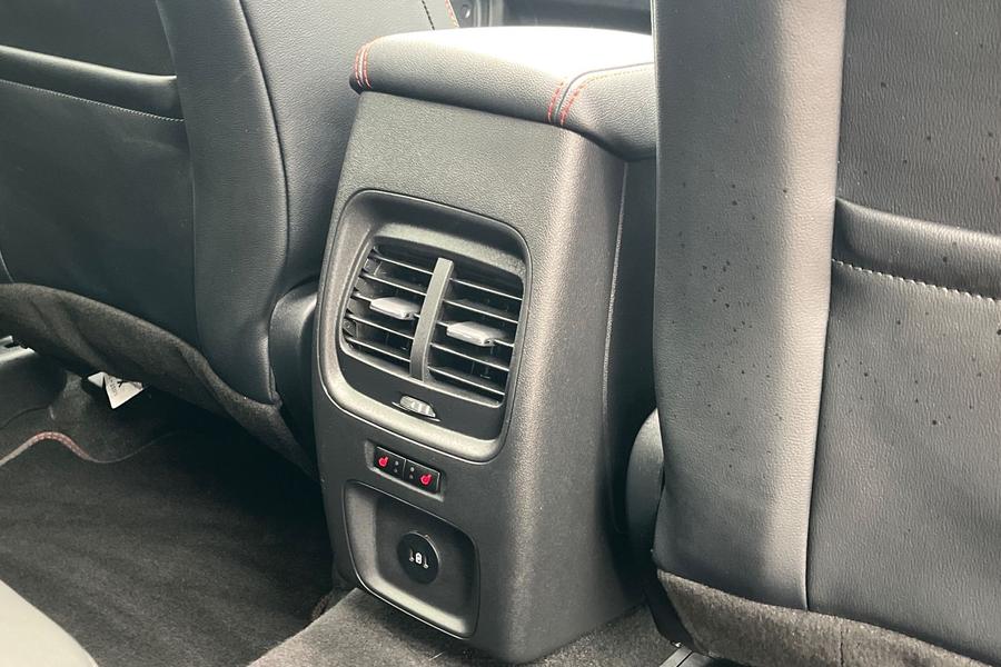 Ford Kuga Photo autoimg-8a3efe213e94c378c785750c8f133d7f31cd64fb.jpg