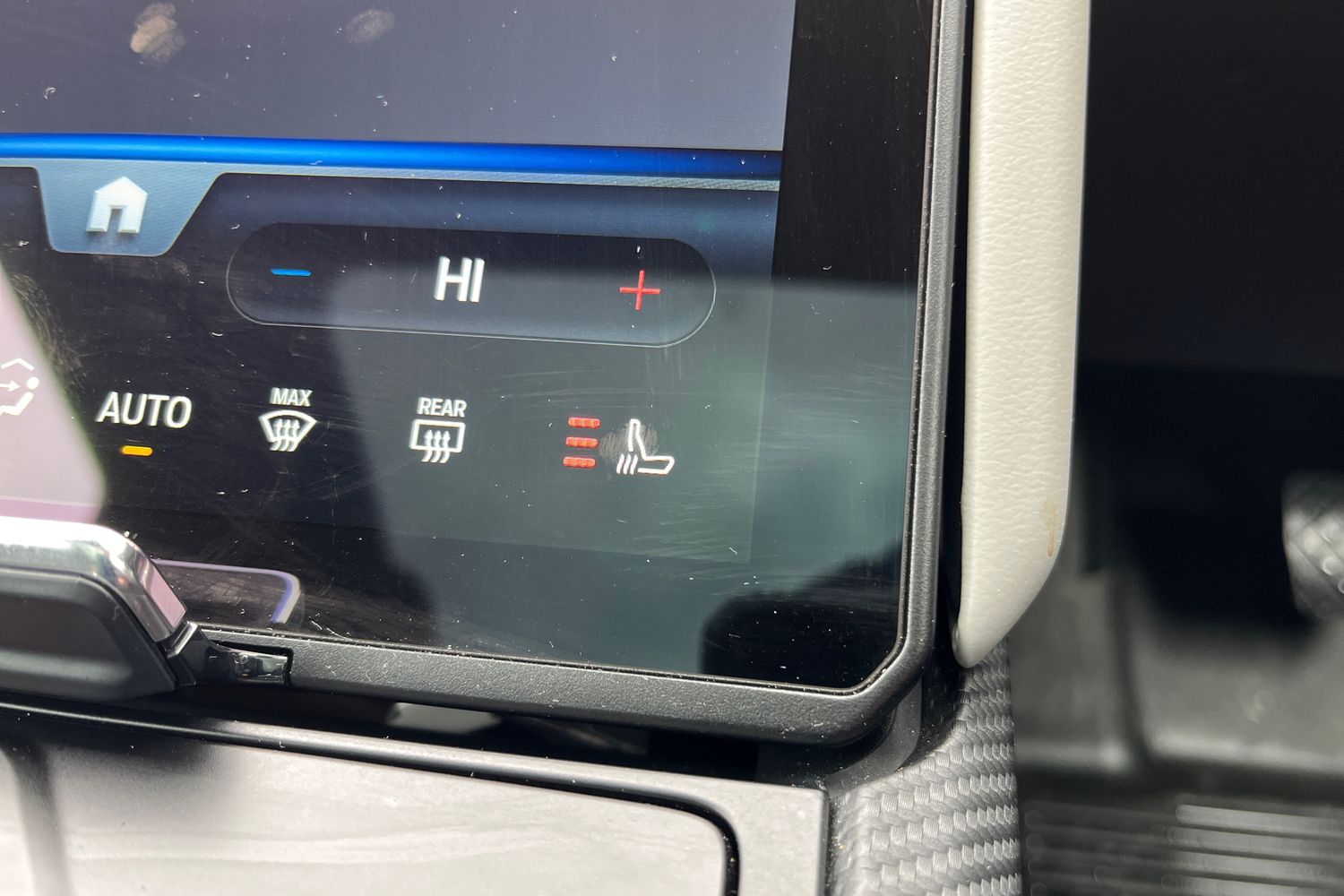 Ford EXPLORER Photo 33