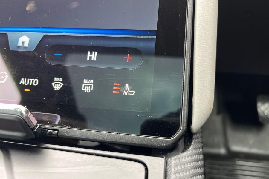 Ford EXPLORER Photo autoimg-8a3f7910b84f27cc203424624bb6742af6851818.jpg