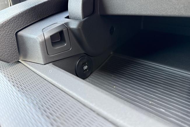 VOLKSWAGEN Transporter Photo 45