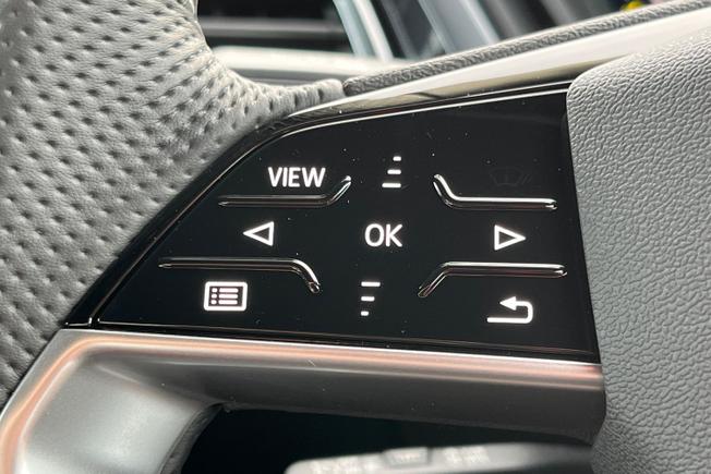 AUDI Q4 e-tron Photo 16