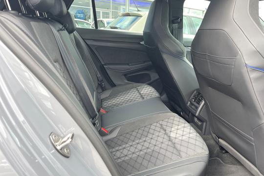 Volkswagen Golf Photo autoimg-8a440daebf8c2f98f2c4096bd82dcf926a6bd77b.jpg