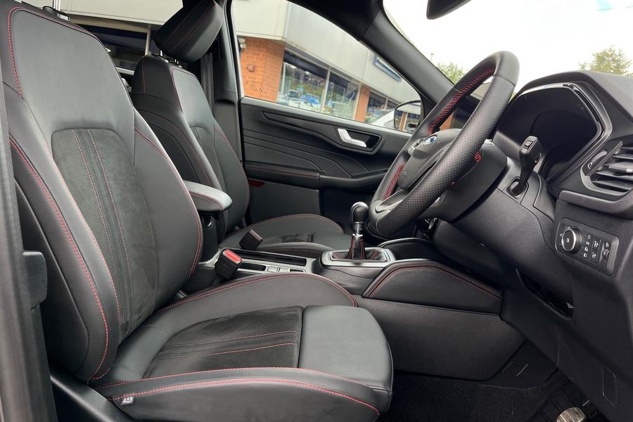 Ford Kuga Photo autoimg-8a467af7fdd31b33e3d87473408a1b834ebd1754.jpg