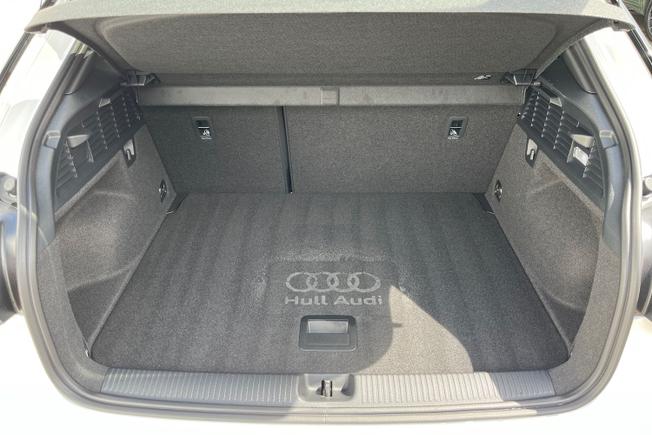 AUDI Q2 Photo 12