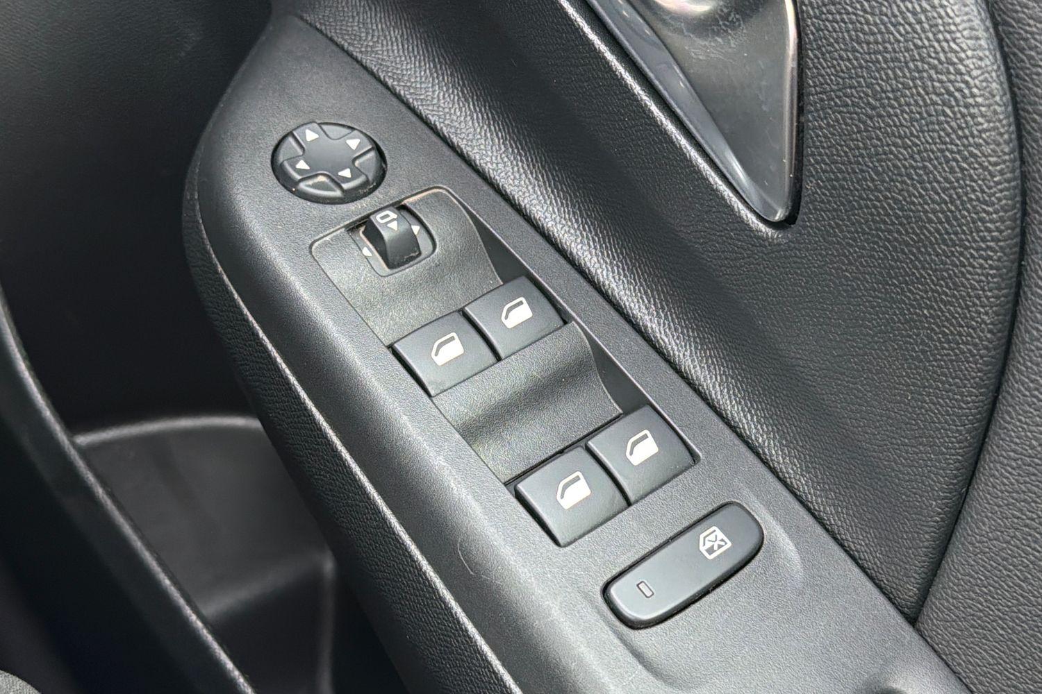 Vauxhall CORSA Photo 15