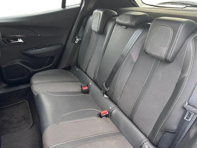 PEUGEOT 2008 Photo 9