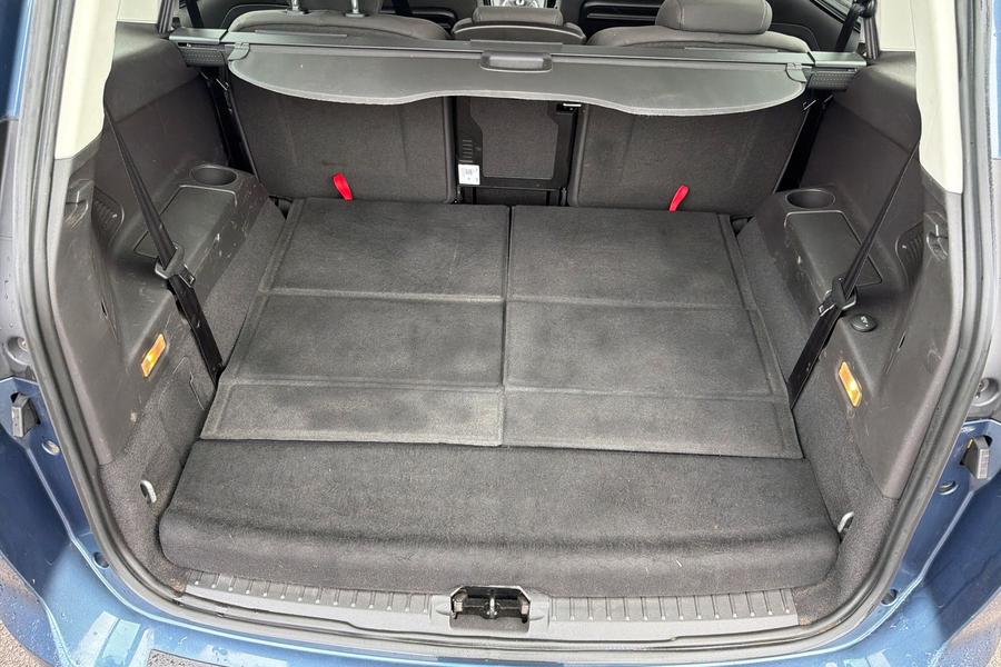 Ford GRAND C-MAX Photo autoimg-8a53ae91e4ca18552f5feb87e2b0ca9c6f70580d.jpg