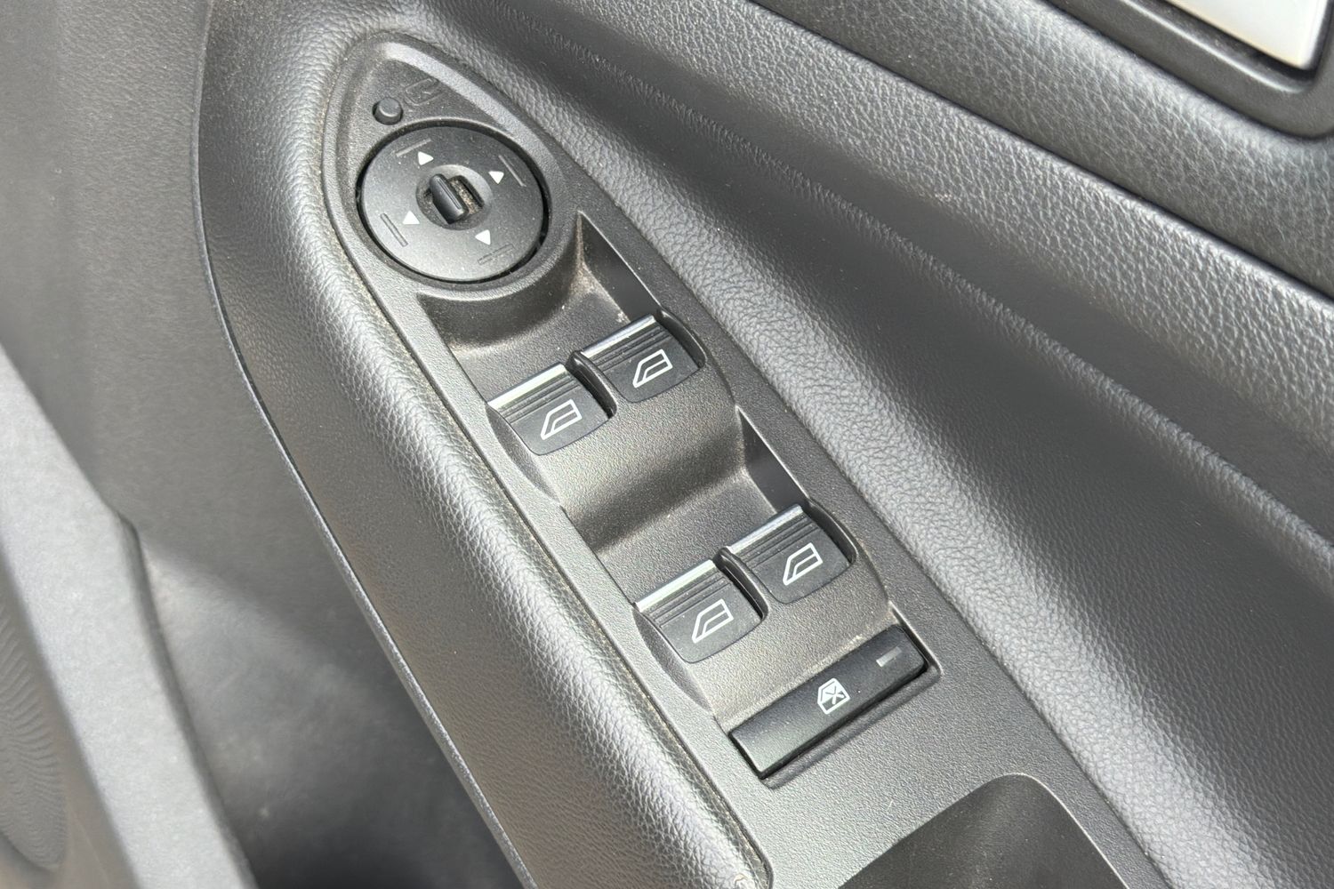 Ford KUGA Photo 15