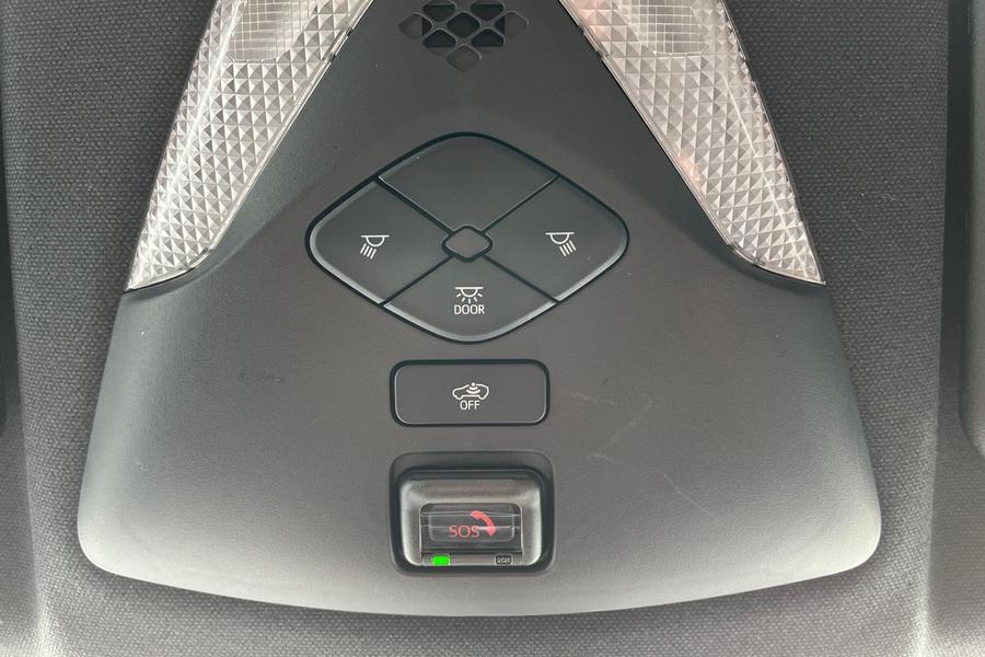 Toyota C-HR Photo autoimg-8a58d302b29c57eefab4af8537e004cbda4c7029.jpg