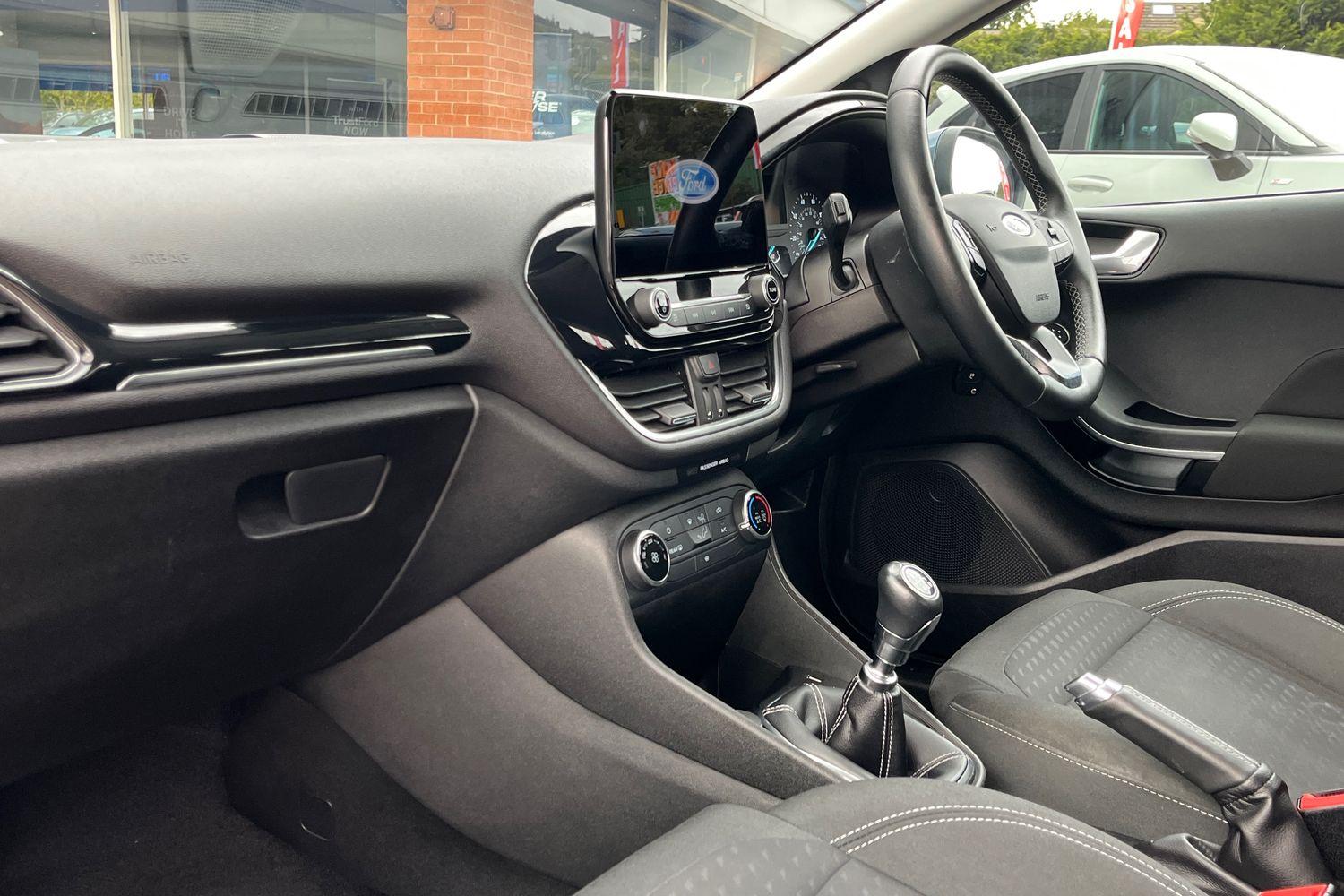 Ford FIESTA Photo 17