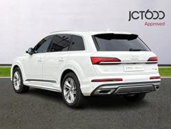 AUDI Q7 Photo 3