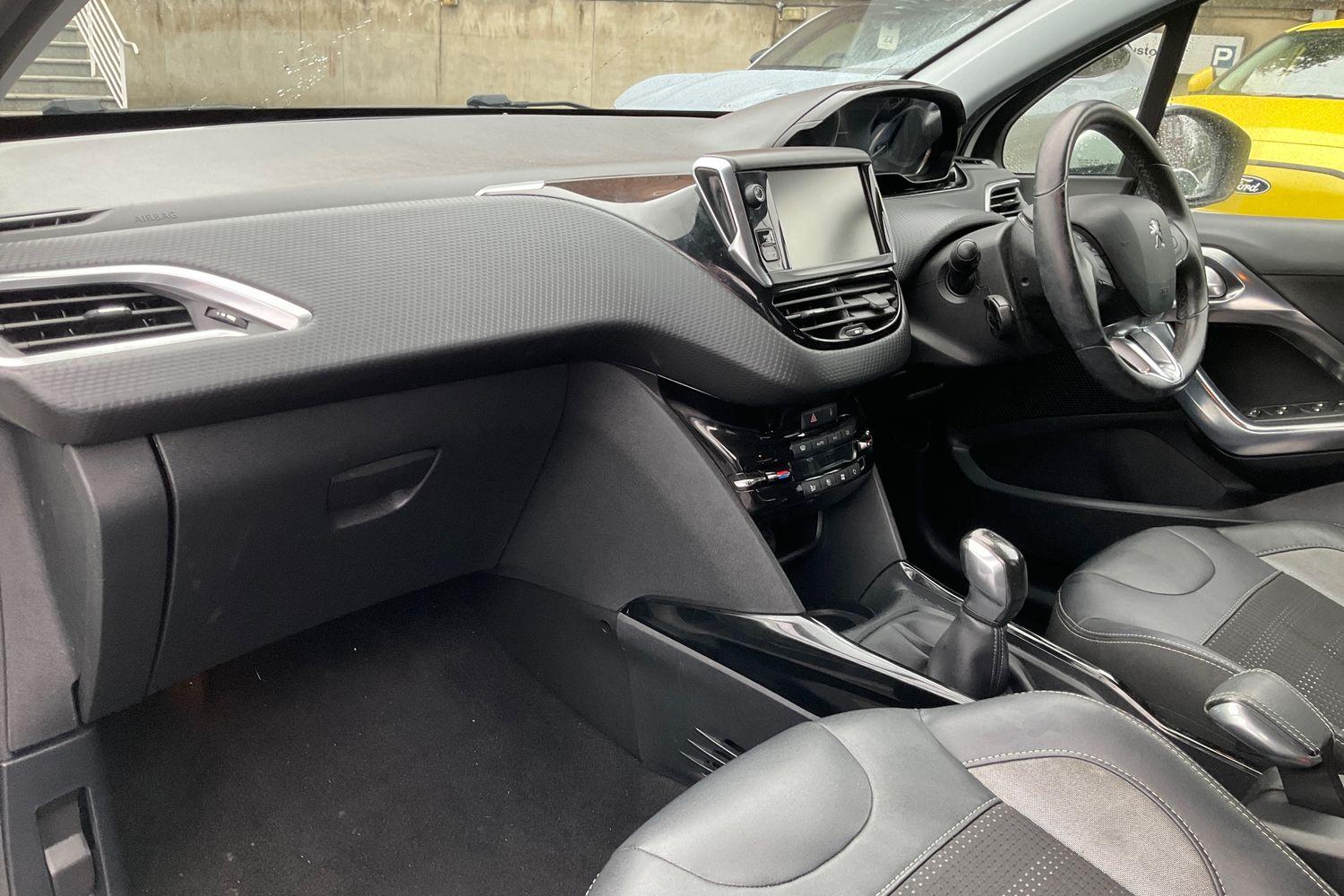 Peugeot 2008 Photo 17