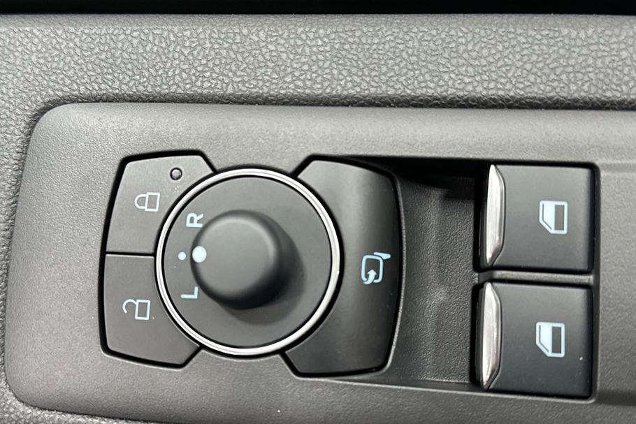 Used Ford TRANSIT CUSTOM LL75RUY 17