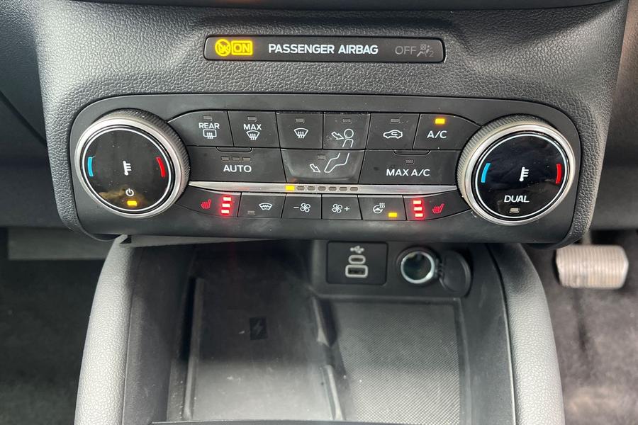 Ford Kuga Photo autoimg-8a614b2812bd50db0b03a64d4ef0b3d40d8040fc.jpg