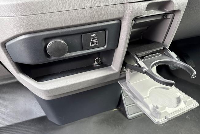 VOLKSWAGEN E-Transporter Photo 27