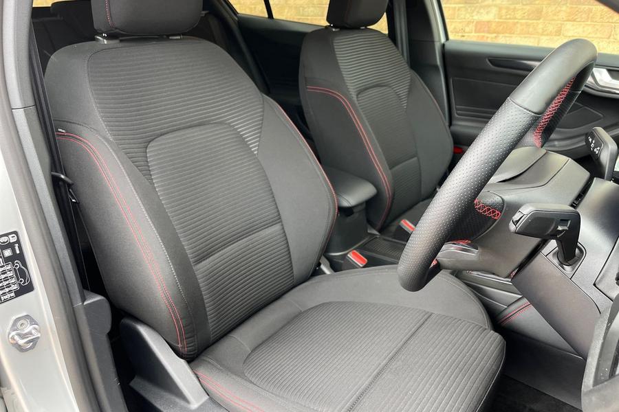 Ford Focus Photo autoimg-8a6ac2b7aeeb63c1af723f3370dda41dc97ea1e8.jpg