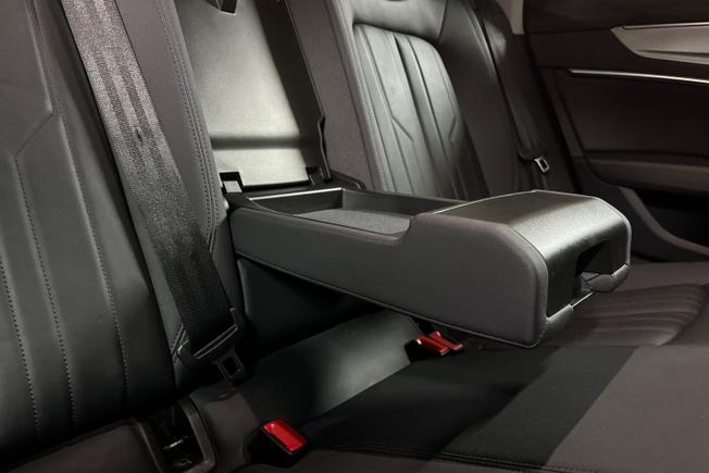 AUDI A6 Avant Photo 31