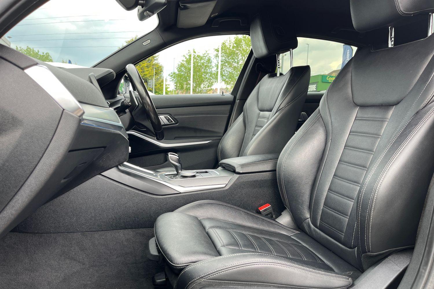 BMW 3 Series Photo 18