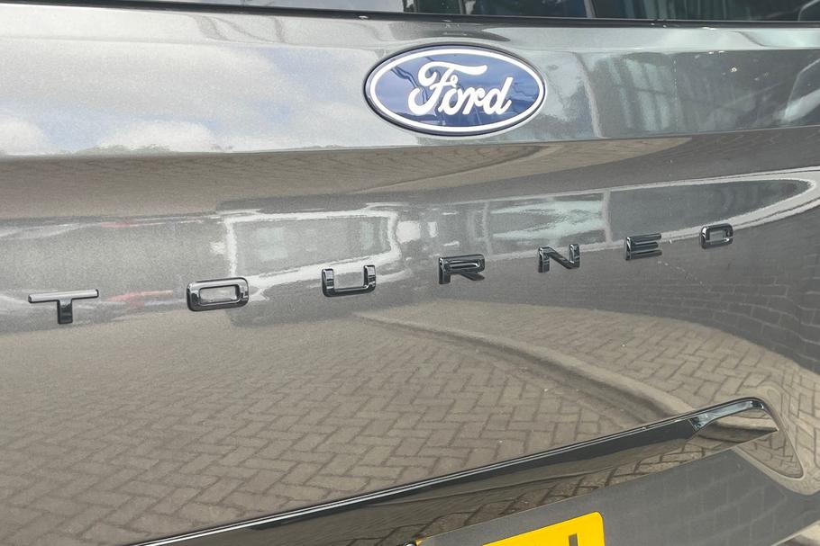 Used Ford TOURNEO CUSTOM YM25OMJ 19