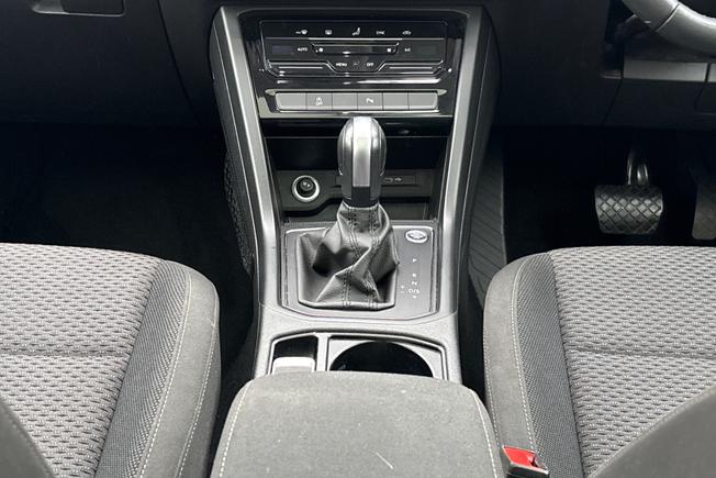 VOLKSWAGEN Touran Photo 30