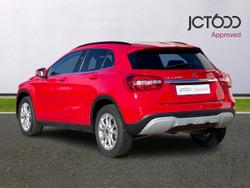 MERCEDES-BENZ GLA Photo 3