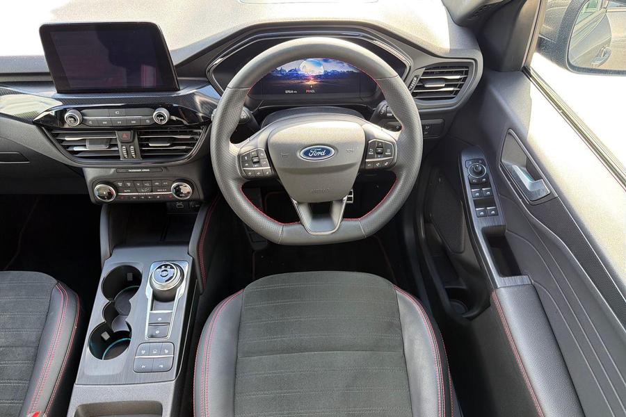 Ford KUGA Photo autoimg-8a7b33f887bdf76cdca35913e223afccb12eaebd.jpg