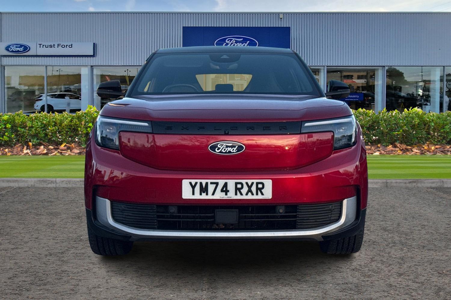 Ford Explorer Photo 5
