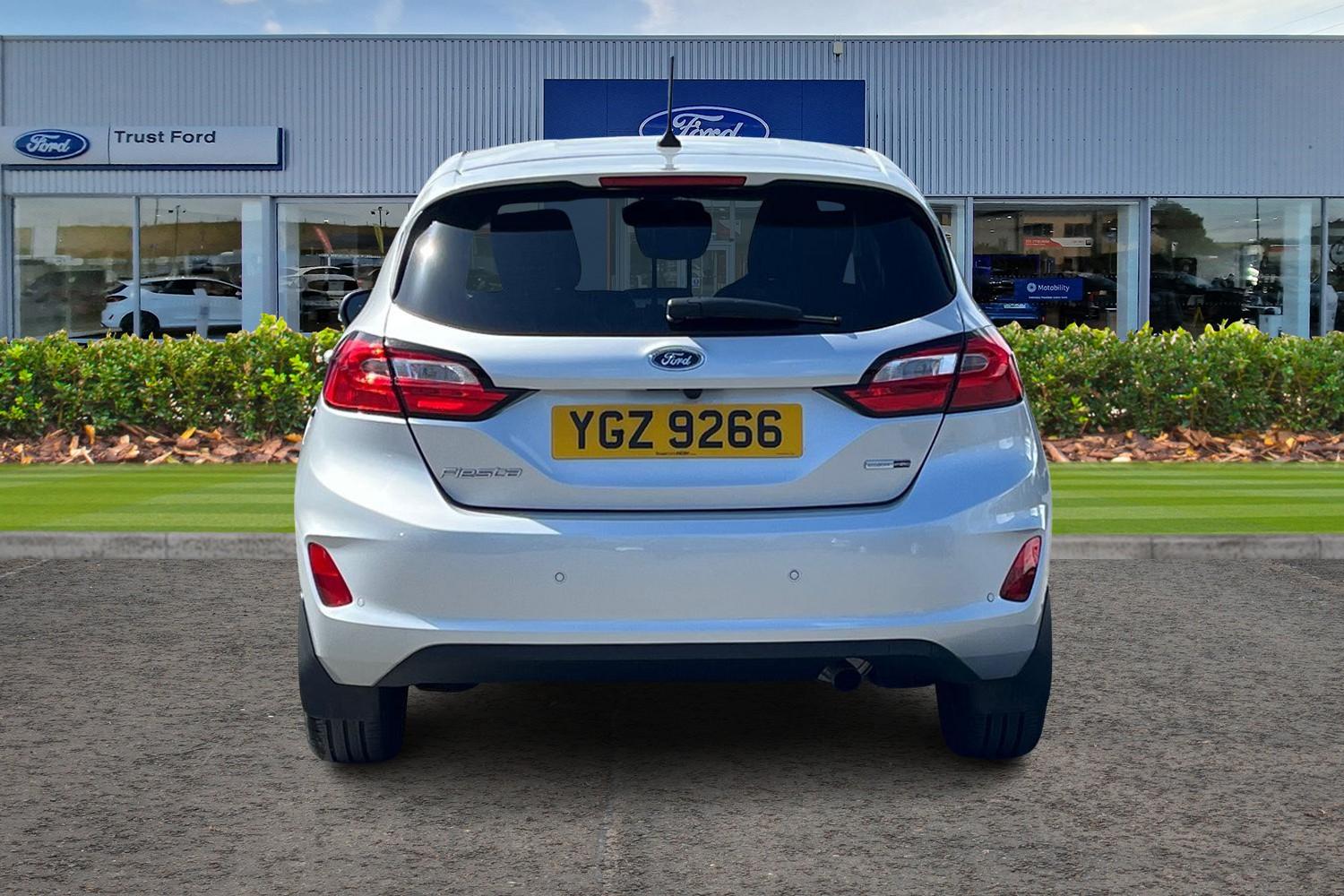 Ford FIESTA Photo 6
