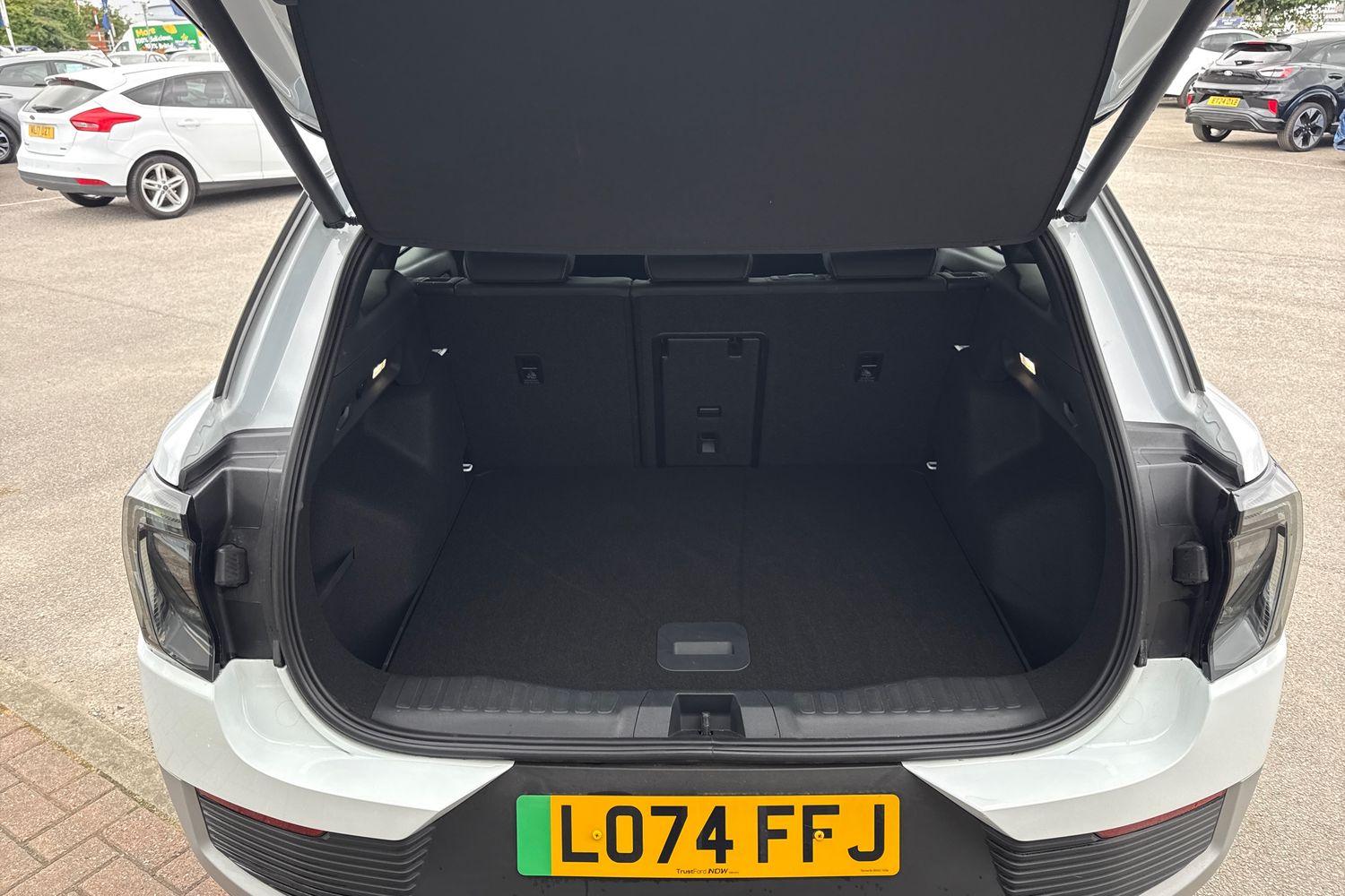 Ford Explorer Photo 20