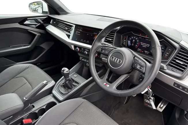 AUDI A1 Photo 6