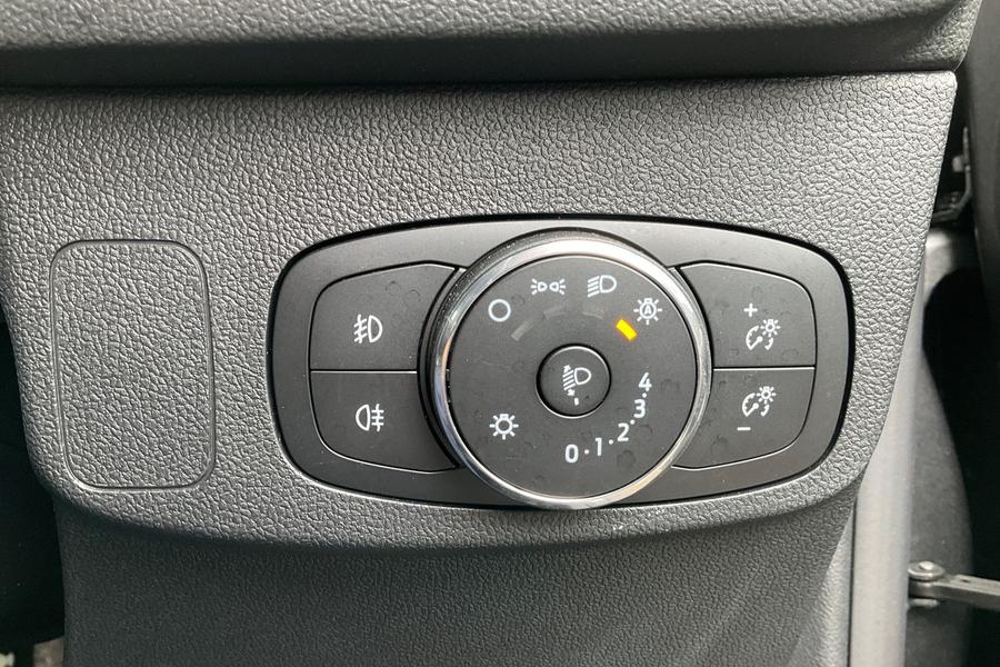 Ford Focus Photo autoimg-8a886bf1d5cf29d399fe280e3f141cbcd1033c00.jpg
