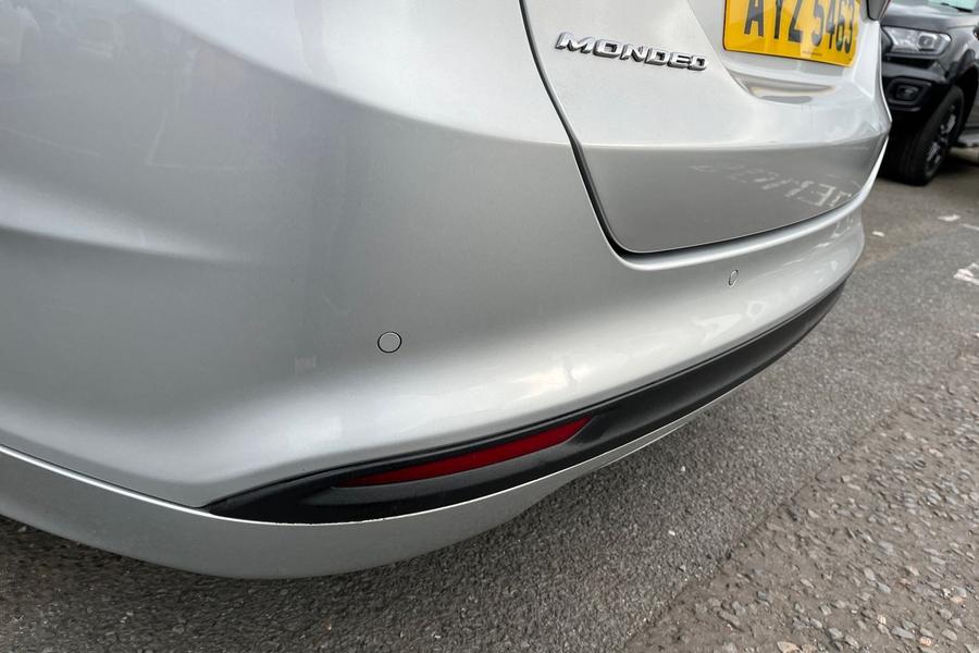 Ford MONDEO Photo autoimg-8a8a0be9daaeafd0a779cd3a7a831c4a1c2cfd9f.jpg