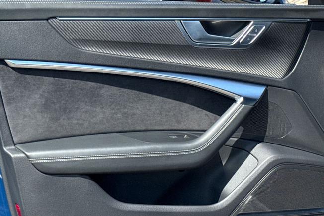 Audi RS6 Avant Photo 44
