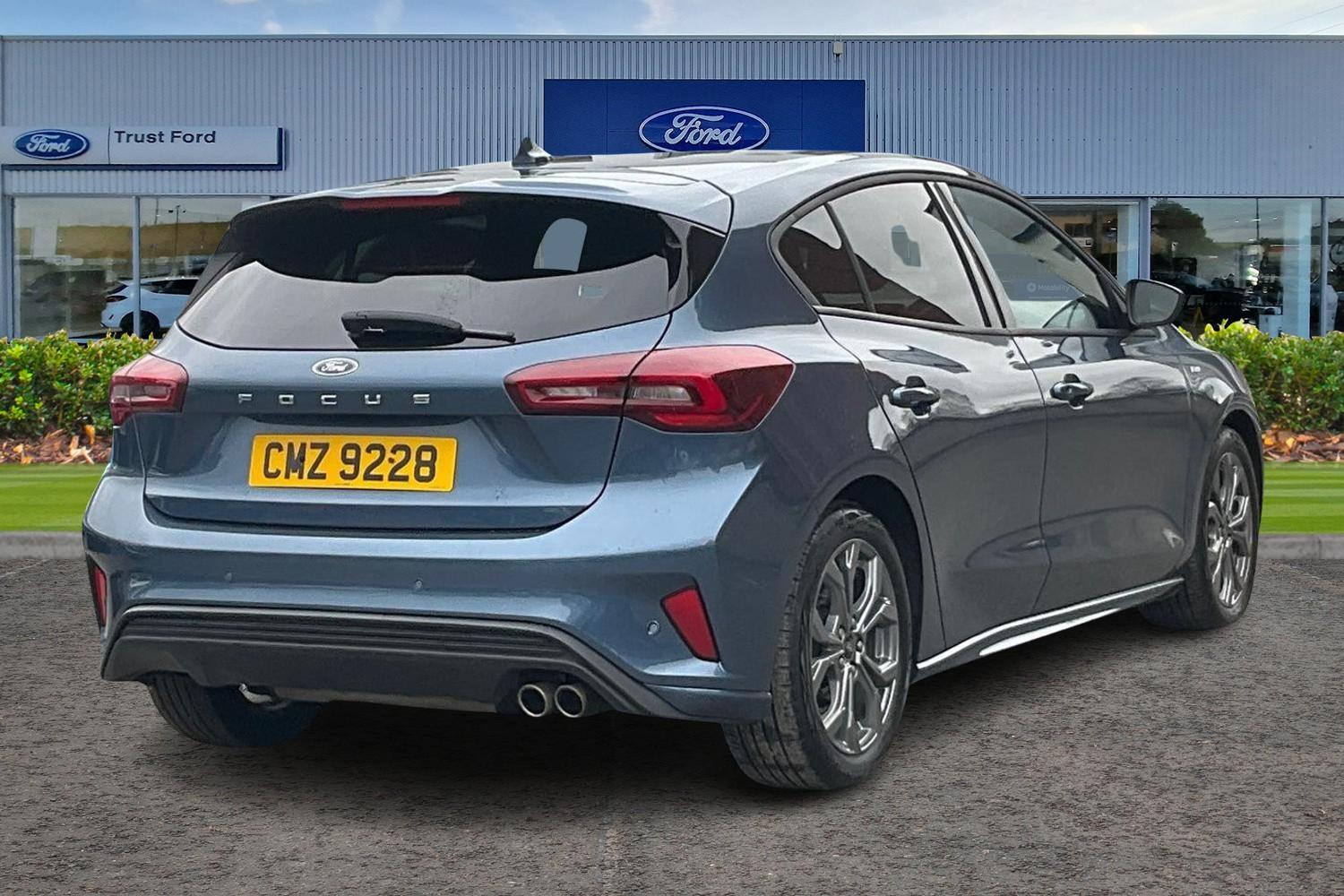Ford Focus Photo 3