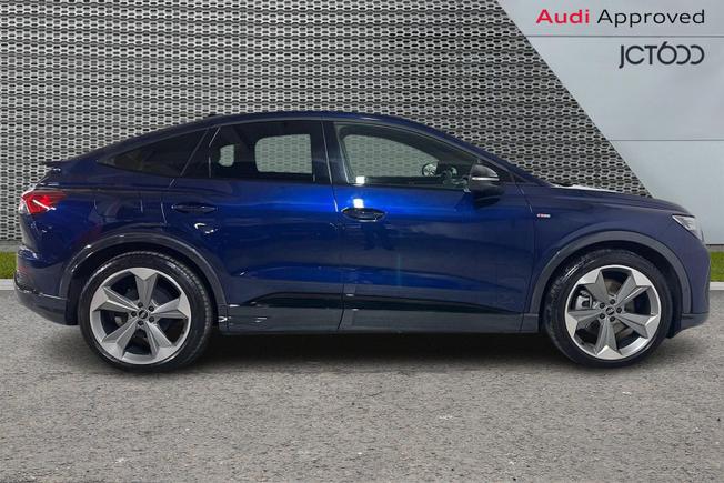 AUDI Q4 e-tron Photo 4