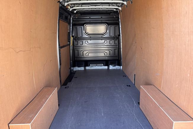 VOLKSWAGEN Crafter Photo 12