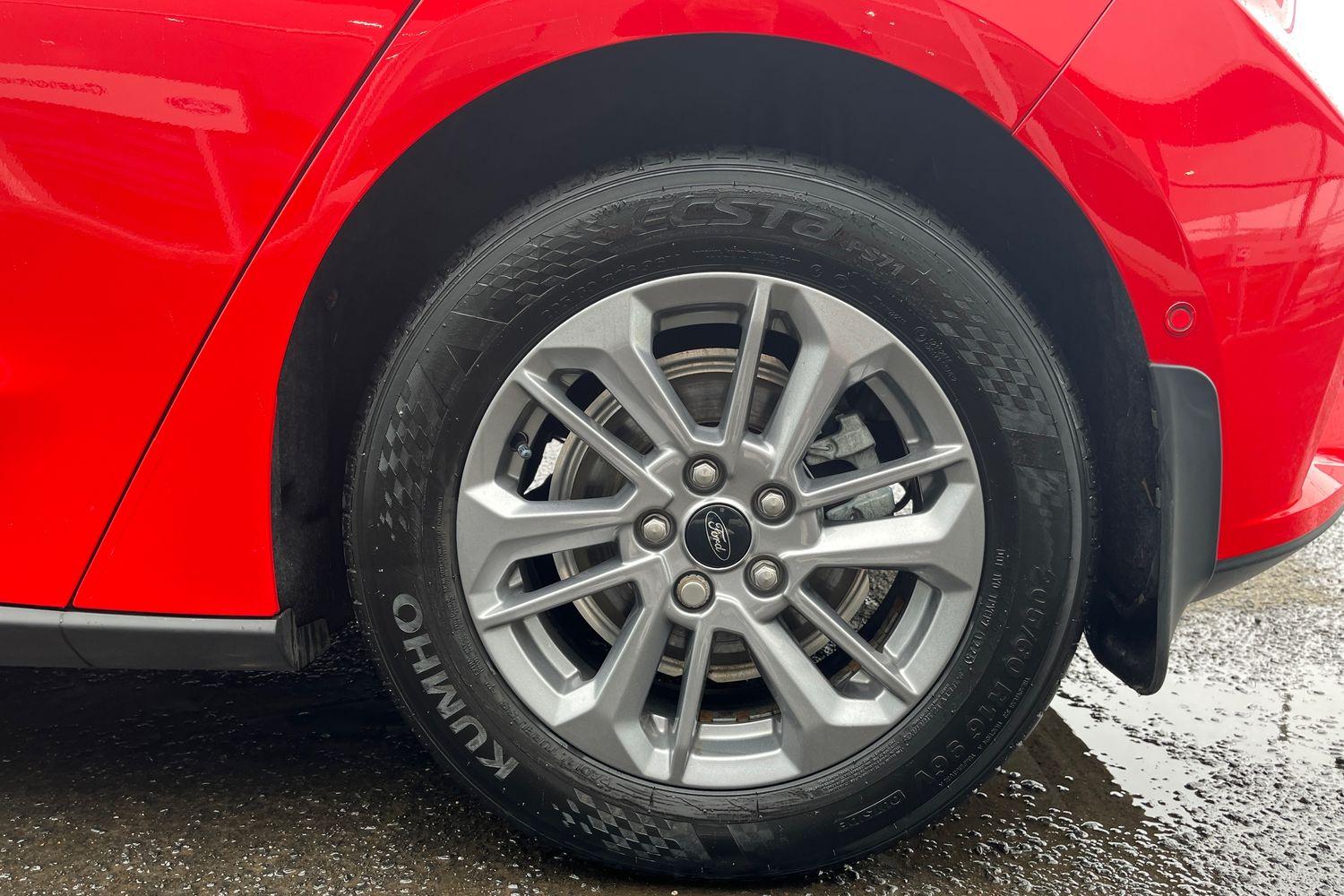 Ford FOCUS Photo 7