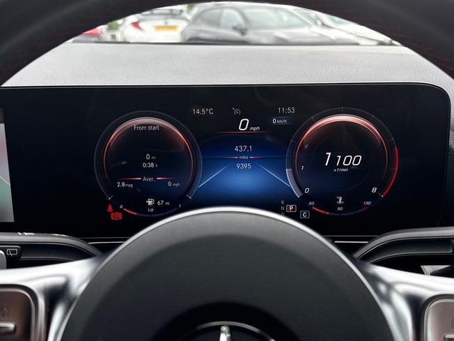MERCEDES-BENZ GLA Photo 15