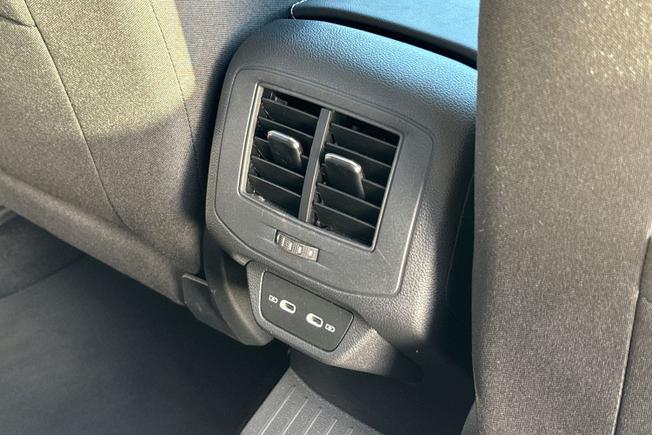 VOLKSWAGEN T-Roc Photo 31