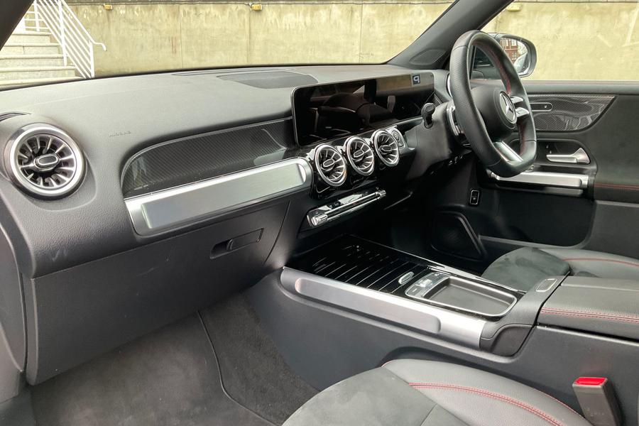 Mercedes-Benz GLB Photo autoimg-8aa0743a15cf81f79e03361ae6a80941d2e41b26.jpg