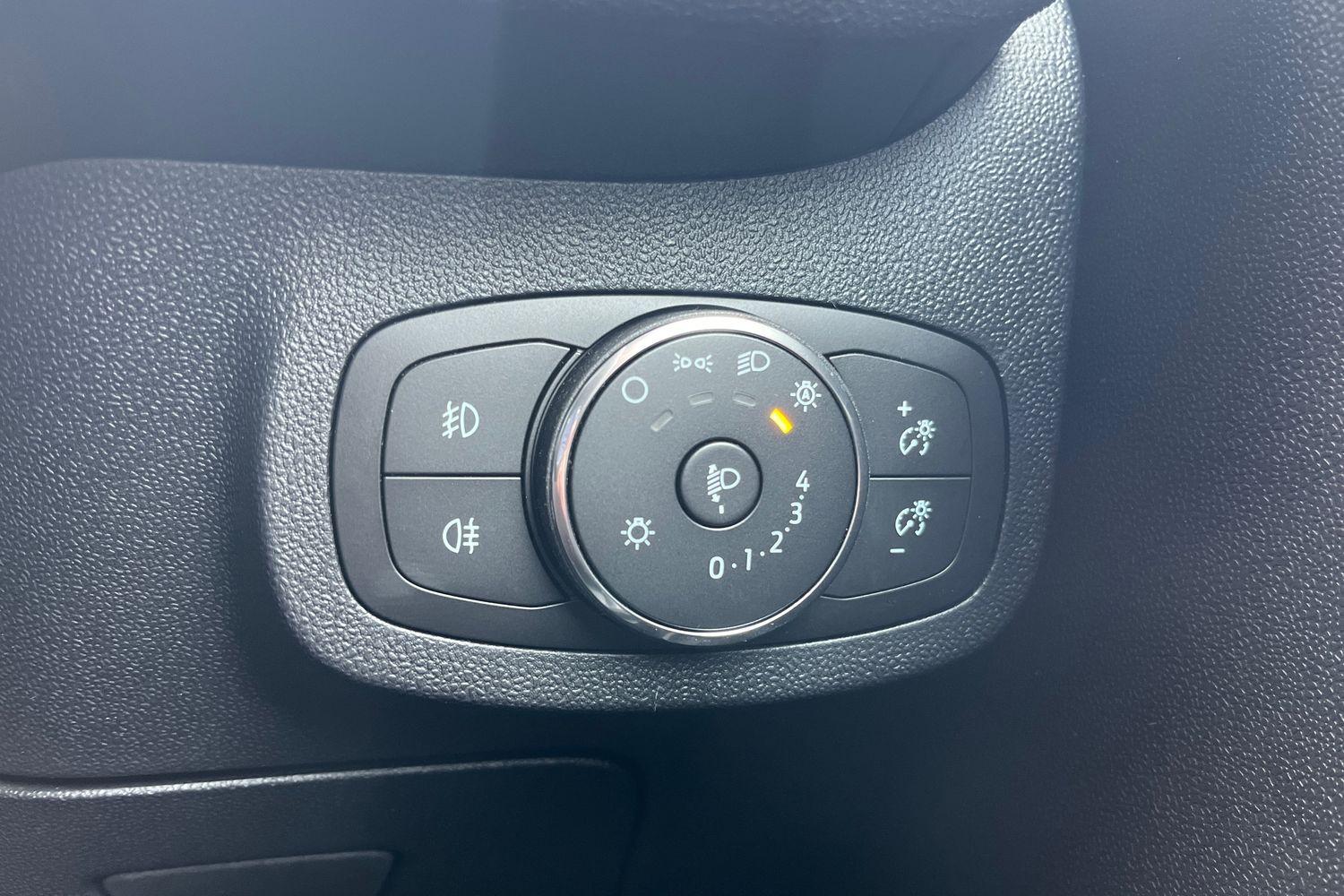 Ford FIESTA Photo 27