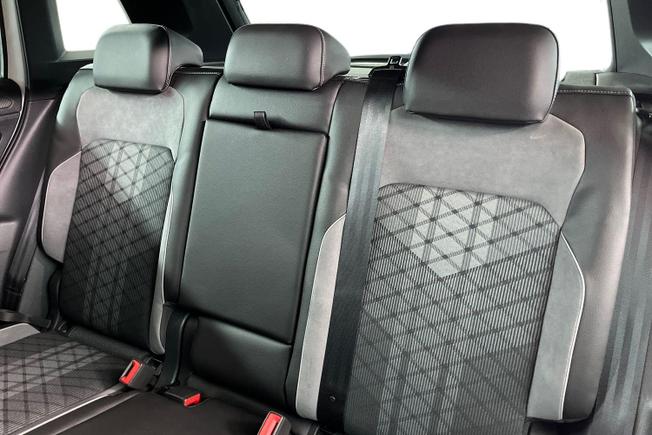 VOLKSWAGEN Tiguan Photo 9