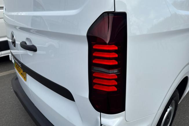 VOLKSWAGEN E-Transporter Photo 18